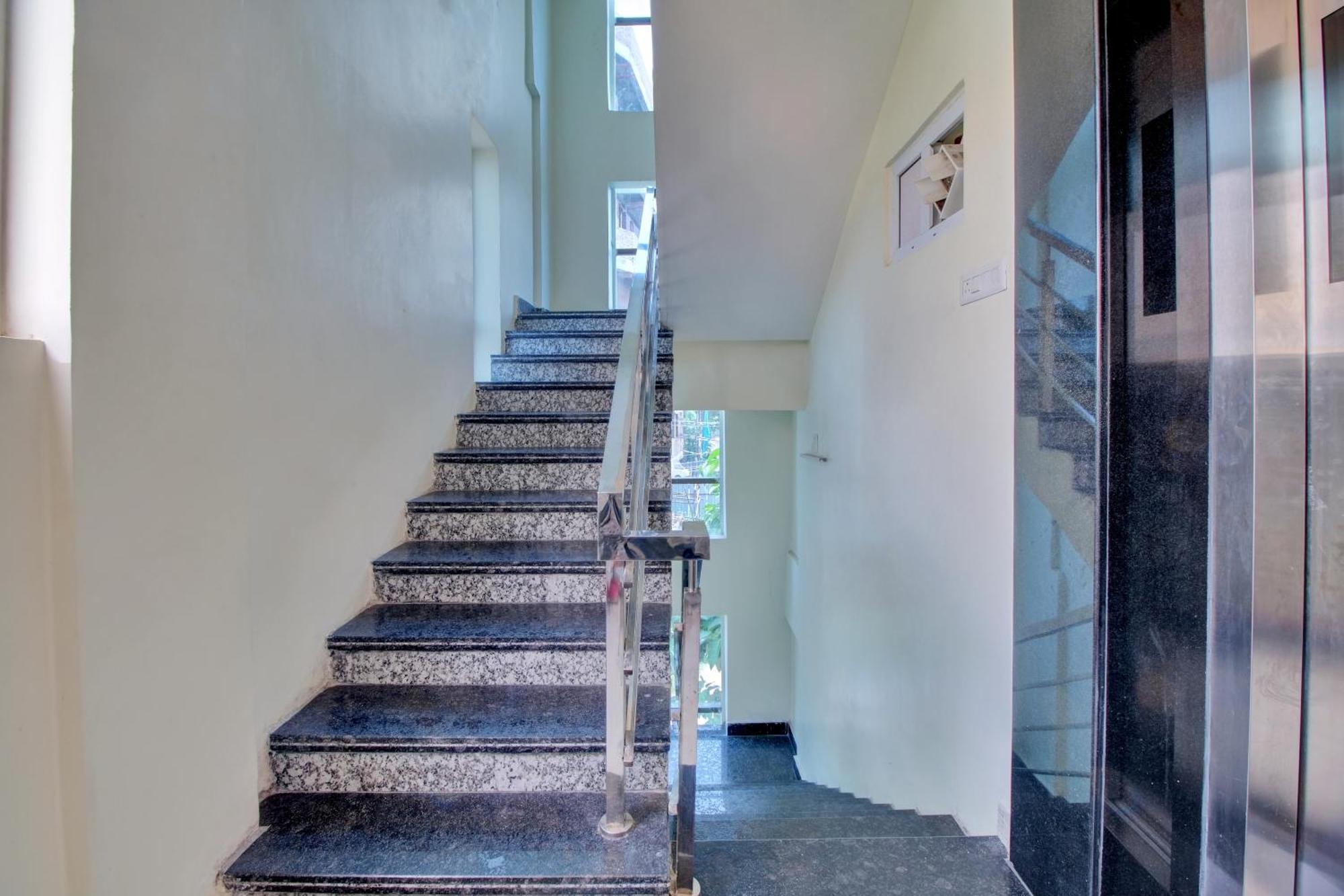 Collection O Hotel Mango Tree Khammam Exterior foto
